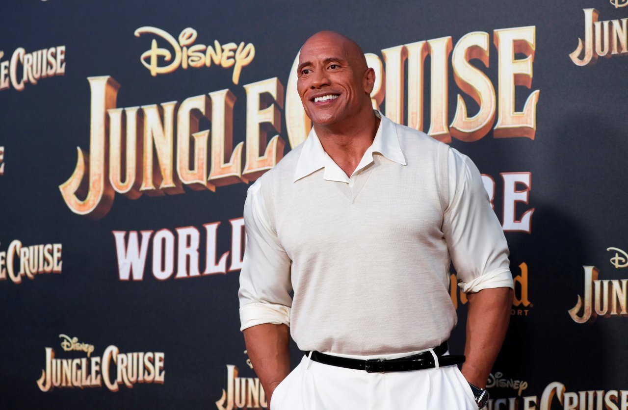 Dwayne Johnson sigla un accordo con Disney per la produzione di film e serie TV